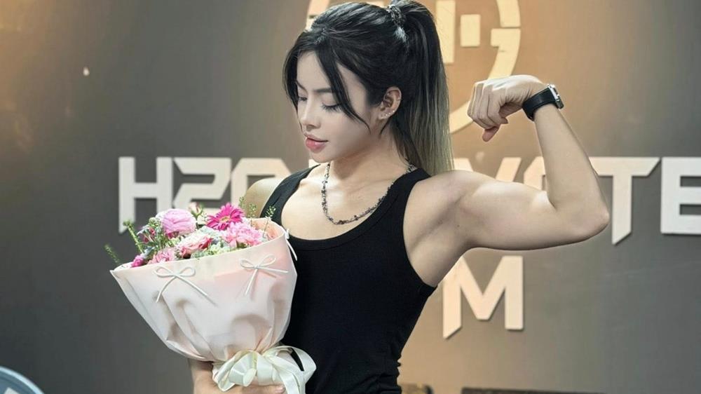 Công khai hình ảnh trước khi "trùng tu" nhan sắc, nữ gymer khiến người xem chỉ biết thốt lên hai từ "quá đỉnh"