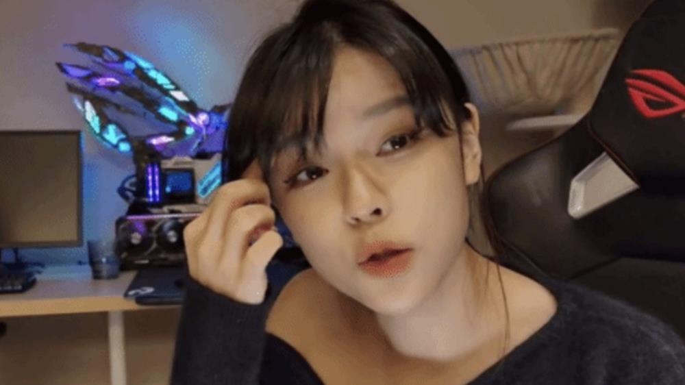 “Nữ thần PUBG” cầu cứu trong tuyệt vọng: Bị fan cuồng khủng bố bằng loạt tài liệu riêng tư, dung tục