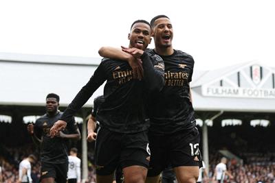 Đánh bại Fulham, Arsenal giữ vững ngôi đầu