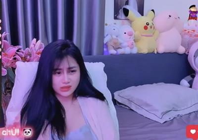 Clip 9 phút 40 giây của Anna Gấu: tiếng kêu rên đủ làm anh em "trớ sữa"