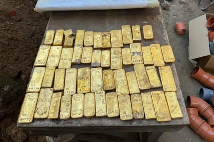 Đi làm thêm, sinh viên 18 tuổi bất ngờ đào trúng kho vàng trị giá 284 tỷ đồng