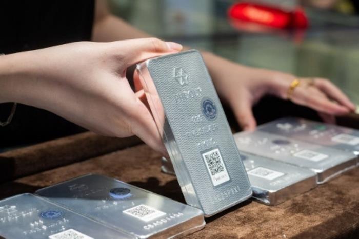 Giá bạc hôm nay 14/7/2026: Trong nước và thế giới đồng loạt giảm