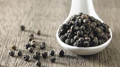 Giá tiêu hôm nay 8/4/2024: Giá tiêu đi ngang quanh mốc 94.000 đ/kg