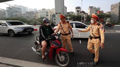 Mức ph.ạt lỗi không gương mới nhất 2024, xe có gương bên trái có bị CSGT xử ph.ạt không?