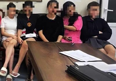 5 cô gái "baylak" cùng nhóm cầu thủ Hà Tĩnh sẽ bị xử lý như thế nào?