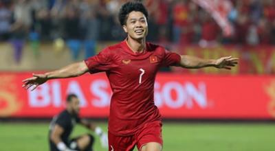 HLV Troussier kêu gọi tiền đạo Công Phượng trở lại