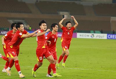 Tin nóng thể thao tối 17/1: Đình Bắc gửi thông điệp sau trận thắng UAE