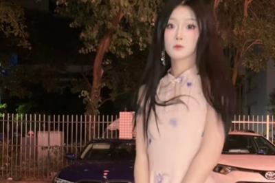 Nhảy nhót “ố dề” giữa phố, hot girl hút hơn 60 triệu view với loạt video “độc lạ” không giống ai