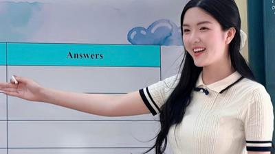 Bật mí sức hút của cô giáo tiếng Anh "nhà người ta": Vừa giỏi vừa duyên, thảo nào người xem "mê tít"!