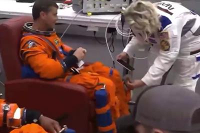 Phi hành đoàn Artemis II dùng điện thoại gì ngoài không gian?