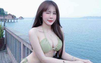 "Thánh nữ" bida sở hữu nhan sắc gây mê, làm "content" chất phát ngất!