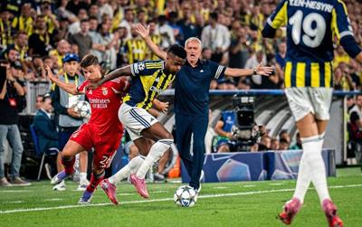 Nhận định bóng đá Benfica vs Fenerbahce 02h00 ngày 28/8: Chào tạm biệt Mourinho!