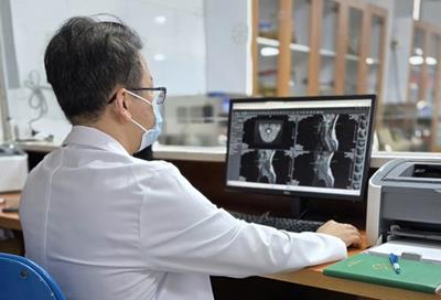 Liệt tứ chi vì 'thú vui' bóng cười