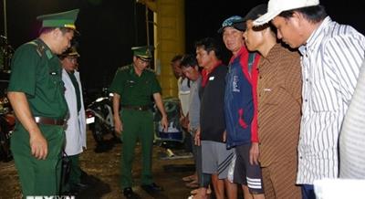 Kịp thời ứng cứu 11 thuyền viên gặp nạn trên vùng biển Vũng Tàu