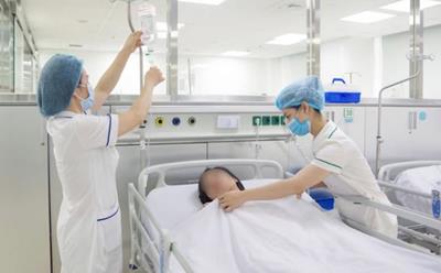 Liên tục thức khuya, tắm muộn, nam thanh niên đột quỵ trong đêm
