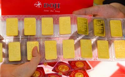 Giá vàng hôm nay 7/4: Tiếp tục giảm mạnh