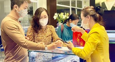 Giá vàng tăng đột ngột, làm cách nào để mua vàng đầu tư hiệu quả nhất?