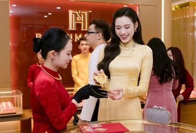 Giá vàng hôm nay 19/1: Giữ ở mức cao