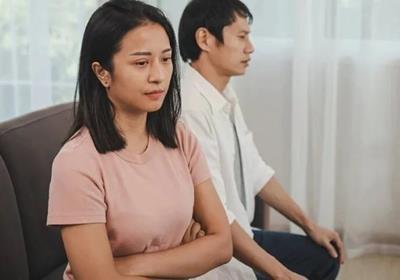 Sau 7 năm cưới nhau, chồng tuyên bố thẳng thừng: "Muốn được tặng quà thì đi tìm người khác, tính tôi không thích mấy ngày lễ hay đi mua quà cho ai bao giờ".