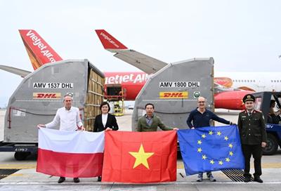 Tiếp nhận hàng viện trợ từ Ba Lan cho người dân bị thiên tai tỉnh Đắk Lắk