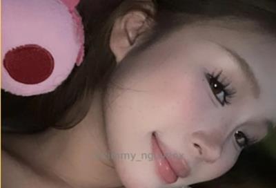 Lộ clip Kim khánh Bernie khoe body gây tranh cãi