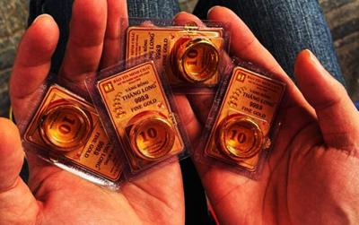 Vàng nhẫn 'đắt' đến không tưởng, cửa hàng từ chối bán nhiều cho khách