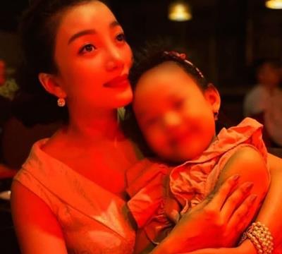 Ca sĩ Lương Ngọc Diệp "đột ngột" qua đời, con gái 9 tuổi được bạn thân nuôi