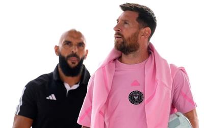 Messi tỏ thái độ khi vệ sĩ bị cấm đến sân