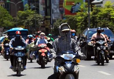 Trưa nay, nắng nóng kinh hoàng có nơi trên 43 độ C, vì sao kỳ nghỉ lễ 30/4 - 1/5 năm nay cả nước nắng nóng gắt?