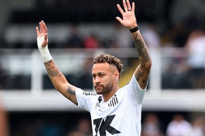 Neymar ghi bàn vẫn bất lực, Santos thua đau phút bù giờ tại Brasileiro
