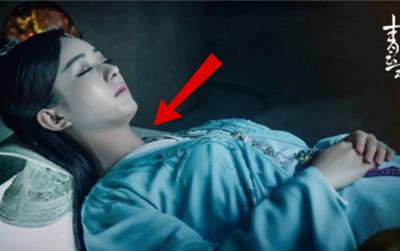 Tại sao người xưa hay dùng gối ngủ bằng gỗ hoặc bằng gốm?