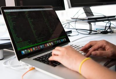 Hết xu hướng được săn đón, lương IT 2024 vẫn gây sốc