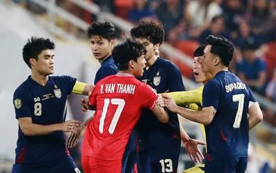 Tuyển Thái Lan bị chỉ trích vì ghi bàn thiếu fair play