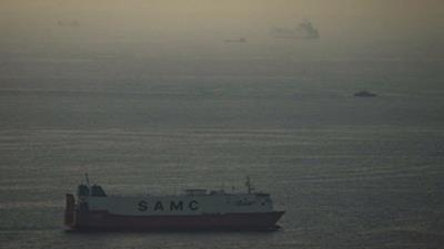 Iran cấm tàu của nước 'thù địch' qua eo biển Hormuz