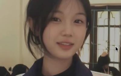 Cận cảnh loạt ảnh gái xinh lộ clip siêu phẩm học đường 2009 hot nhất gây bão TikTok