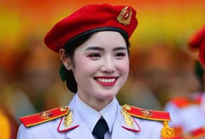 Chiến sĩ diễu binh 