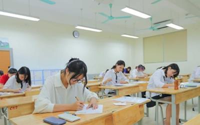 Từ 2025, thi và xét tốt nghiệp THPT sẽ khác ra sao?