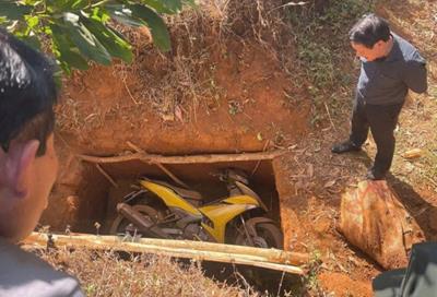 Vụ 2 tên cướp ngân hàng "ôm" 1,8 tỷ đồng: Công an treo thưởng tin tố giác