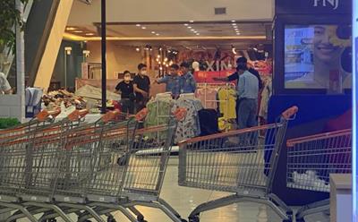 Cận cảnh hiện trường vụ rơi lầu lần 3 ở Vạn Hạnh Mall, xót xa tâm thư của trung tâm thương mại