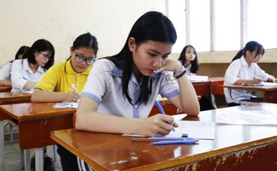 "Hoang mang" Đề kiểm tra Ngữ Văn lớp 10 dài đến 3 trang giấy gây tranh cãi