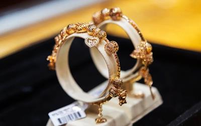 Giá vàng hôm nay 16/4/2024: Lo ngại căng thẳng Trung Đông, vàng bật tăng