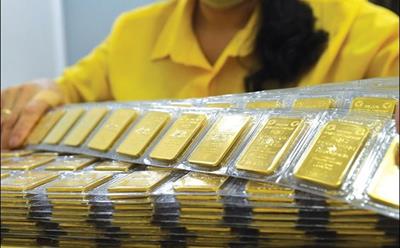 Giá vàng hôm nay 1/6: Đồng loạt giảm trong nước và thế giới