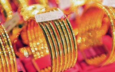Giá vàng trong nước tăng "bốc đầu" 650 ngàn, vàng SJC vượt mốc 81 triệu đồng/lượng
