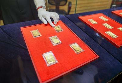 Giá vàng hôm nay 18/1: Trụ vững ở ngưỡng cao