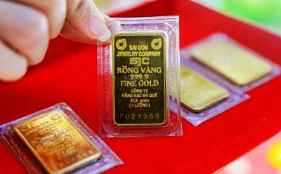 Nóng chưa từng có: Giá vàng cán mốc cao nhất lịch sử, người mua hôm qua nay giàu to