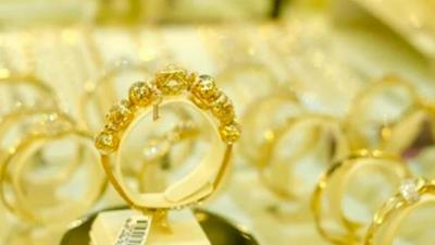 Giá vàng hôm nay (19/2): Giá vàng thế giới tăng mạnh