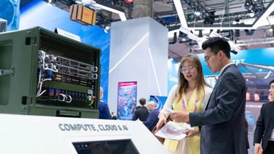 Ra mắt nền tảng số cho KCN, Anthoropic kiện Lầu Năm Góc