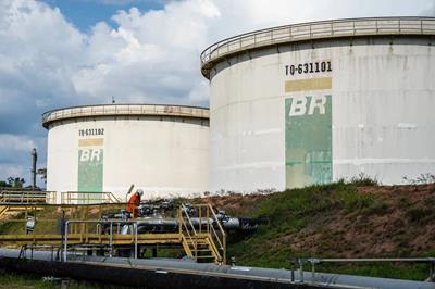 Xung đột tại Trung Đông: Giá dầu tăng vọt lên mức cao nhất trong gần 4 năm