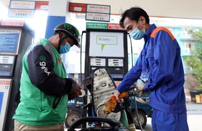 Giá xăng dầu hôm nay 12/3: Quay đầu tăng nhẹ