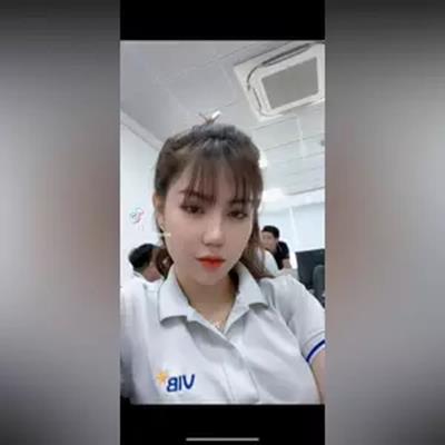 Clip nữ nhân viên ngân hàng VIB đang hot trên MXH